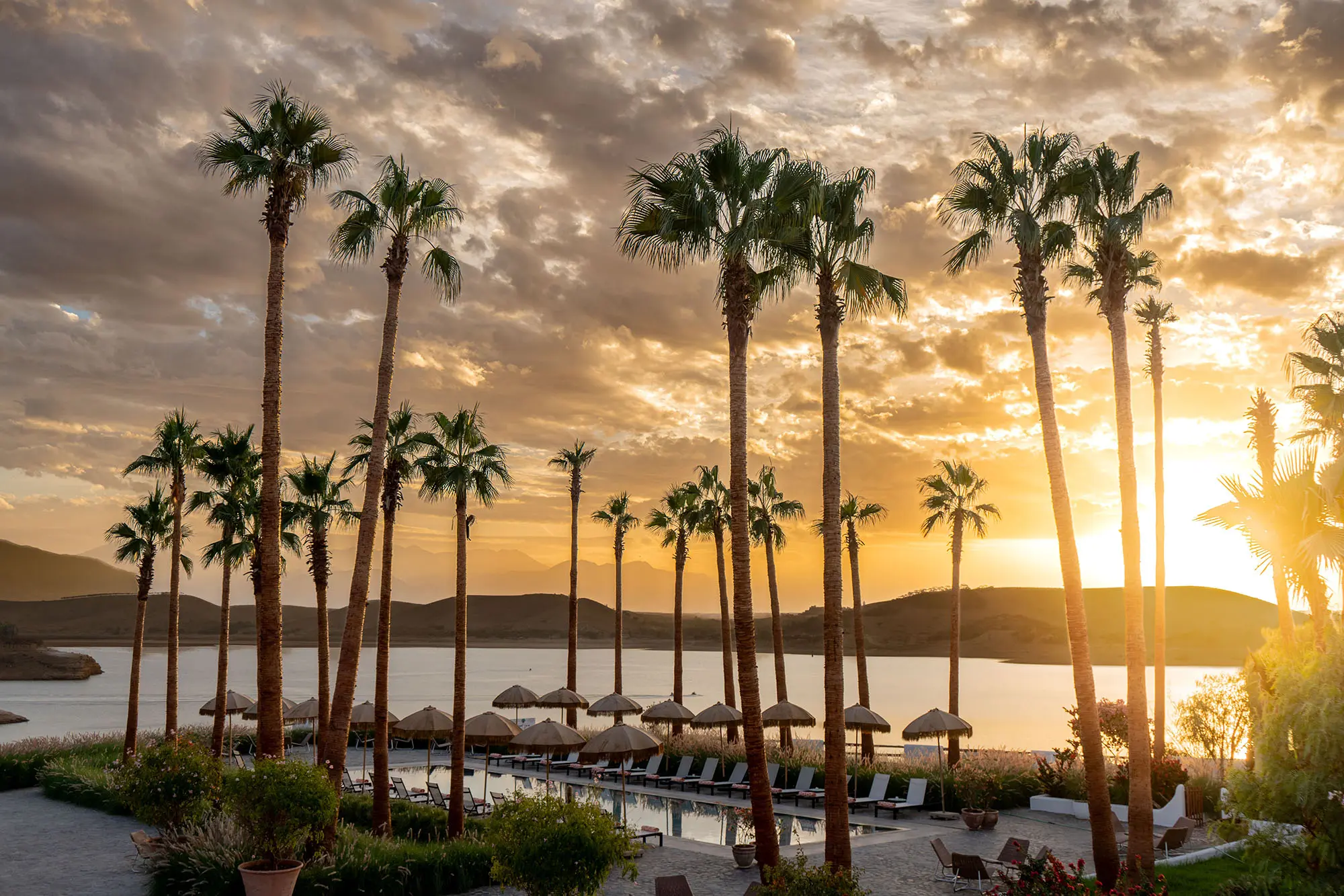 Candlelight luxury dinner in the Agafay Desert